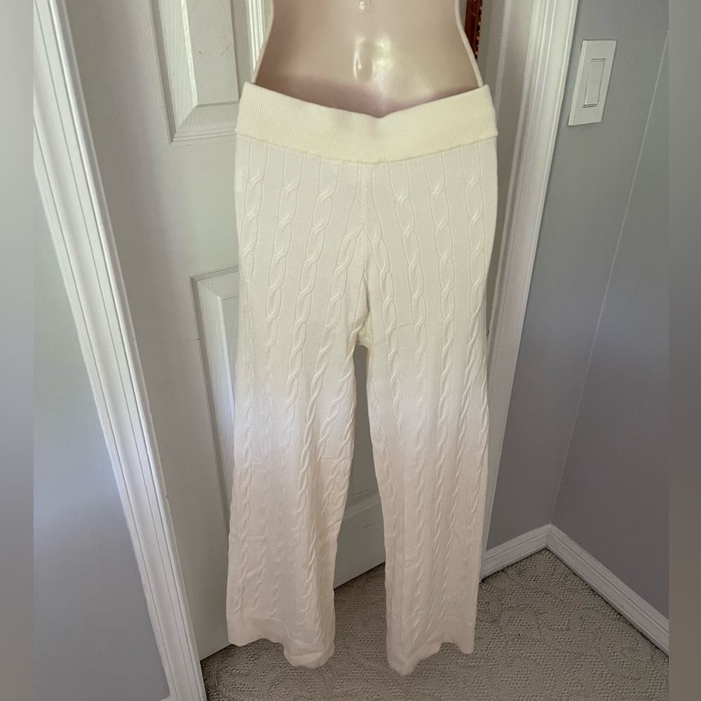 Cyrus Cream Cable Knit Pants Wide leg in size small - Picture 13 of 14